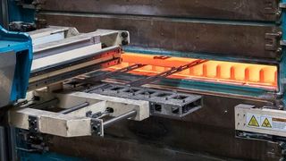 Mit einem System auf Sensorbasis lässt sich der gesamte Erhitzungs- und Abkühlungsprozess beim Presshärten regeln. (AP&T)