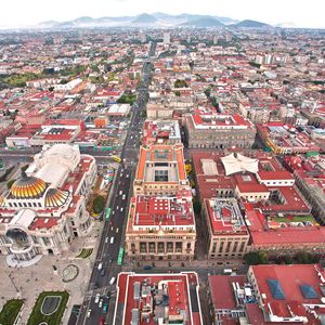 Mexikos Wirtschaft profitiert zwar von der Konsumfreude im Inland, andererseits bremsen aber niedrige Rohstoffpreise und schwächelnde US-Importe.