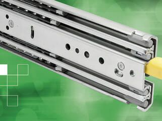 (Teleskopschienen, die in geöffnetem oder geschlossenem Zustand einrasten und diese Position halten, sind wahlweise auch mit einem Betätigungshebel erhältlich. Bild: Norelem)