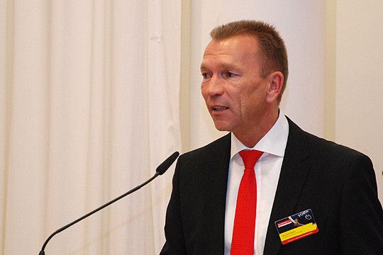 Händlerverbandspräsident Michael Martin lobte, dass das Marketing von Toyota Deutschland endlich stringent sei. (Foto: Mauritz)