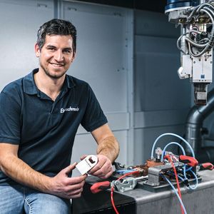 Markus Eirenschmalz, Mitglied der Geschäftsleitung und Leiter Produkt- und Technologieentwicklung bei der Eirenschmalz Maschinenbaumechanik und  Metallbau GmbH: „Der anhaltende Fachkräftemangel zwingt uns regelrecht zu mehr Automatisierung.“(Bild:  Eirenschmalz)