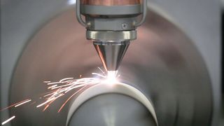 Das ultraschnelle Laserauftragschweißen (EHLA) ist ein attraktives und wirtschaftliches Verfahren, um Bauteile für den Verschleiß- und Korrosionsschutz zu beschichten. (Trumpf)