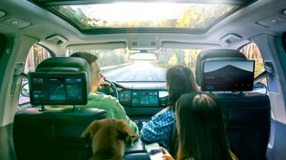 Der Wechsel zum SDV ist die komplexeste Transformation, die die Branche je bewältigen musste. Der Endverbraucher bekommt ein Fahrzeug, das über die Lebenszeit nicht an Wert verliert, sondern gewinnt. (Bild: Elektrobit)