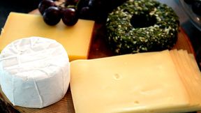 A new study links eating more high-fat cheese and cream to a lower risk of developing dementia. (Source: free licensed)