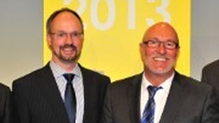 Chefredakteur Werner Degen (re.), und stellvertretender Chefredakteur Edgar Schmidt freuen sich über die Auszeichnung. (Foto: Schunck)