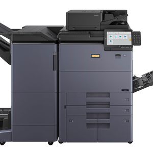 Das A3-Mono-Multifunktionssystem Utax 7565i ist für ein monatliches Druckvolumen von bis zu 250.000 Seiten ausgelegt. Auch der Dual-Scanner verarbeitet bis zu 300 Bildseiten pro Minute.(Bild:  Utax)