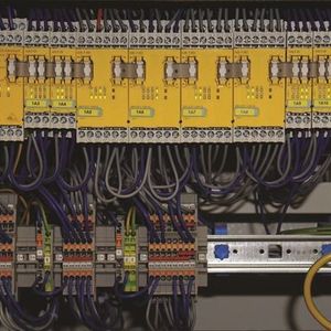 Das Siemens Sicherheitssystem 3RK3 steuert die Beleuchtungstechnik.