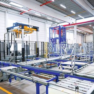 Im Wareneingang: Fördertechnik, Palettendoppler, Wickler.(Bild:  Vitakraft)