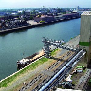 2	 Die große Menge der umgeschlagenen Produkte macht eine intensive Prozessbeobachtung notwendig.