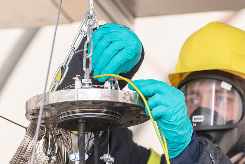 Prüfstand auf dem Testgelände Technische Sicherheit der BAM in Brandenburg: Eine Lithium-Ionen-Batterie wird getestet. (Bundesanstalt für Materialforschung und -prüfung)