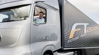 Mit seinem vollständig vernetzten Future Truck 2025 will Mercedes-Benz den Güterverkehr der Zukunft noch effizienter und sicherer machen. (Daimler AG)