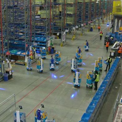 Adaptive Automatisierungslösungen bieten einen Mittelweg zwischen Kosteneffizienz und operativer Flexibilität bei volatiler Nachfrage. (Bild: Locus Robotics)