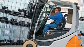 Bei CG Chemikalien sorgt die Conti-Bereifung der Still-Stapler für hohe Traktion und garantierte Standfestigkeit. (Bild: Continental)