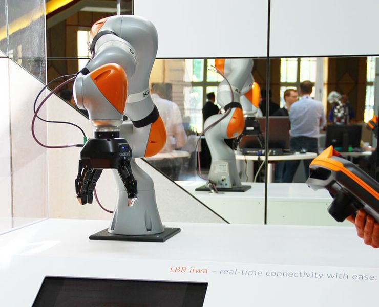  (Bildquelle: KUKA)