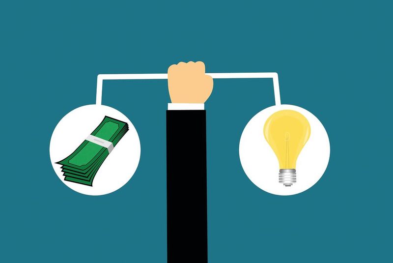 For new product ideas, costs play a crucial role. With design-to-cost methods, it is possible to plan precisely how to save costs most effectively.(Image:  public domain /  Pixabay)