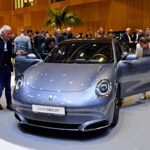 Der in Kürze startende GWM Ora 07 erinnert in seiner langestreckten Limousinen-Form eher an Porsche. Aber das passt ja zum Käfer, denn das Design hat ja bekanntlich den gleichen Ursprung.(Bild:  Wehner - VCG)
