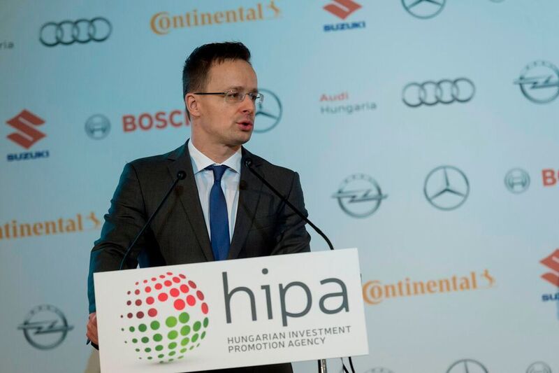 „Die Exporte der ungarischen Automobilindustrie waren noch nie so hoch“, sagt Außenminister Péter Szijjártó. (Márton Kovács)
