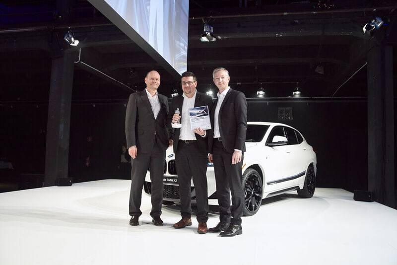 Autohaus Hoyer GmbH, Nienburg (BMW), gemeinsam mit Erich Ebner von Eschenbach und Christian Scheppach. (Philipp Stengelin)