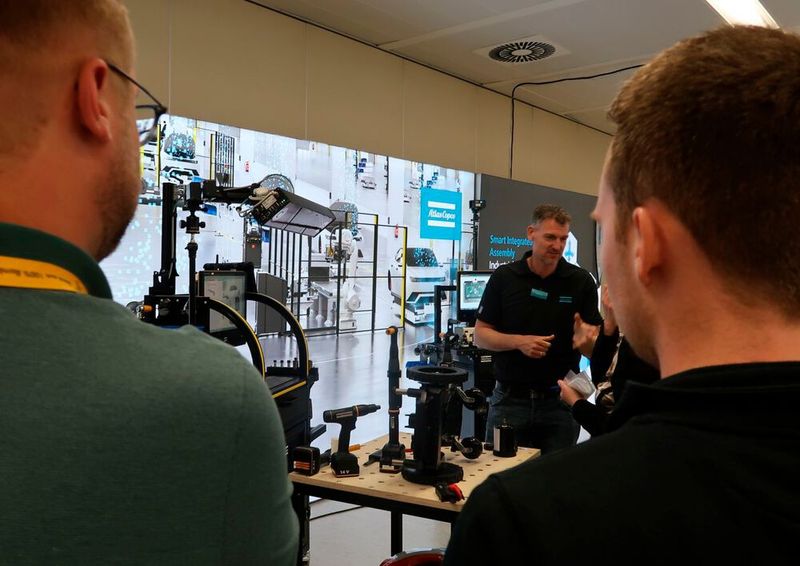 Atlas Copco stellte diverse Schraubwerkzeuge und deren Lokalisierung vor. (Bild: D.Quitter - VCG)