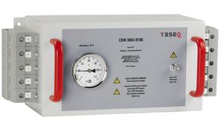 Im Bild das TESEQ CDN 3083-B100 (Teseq)