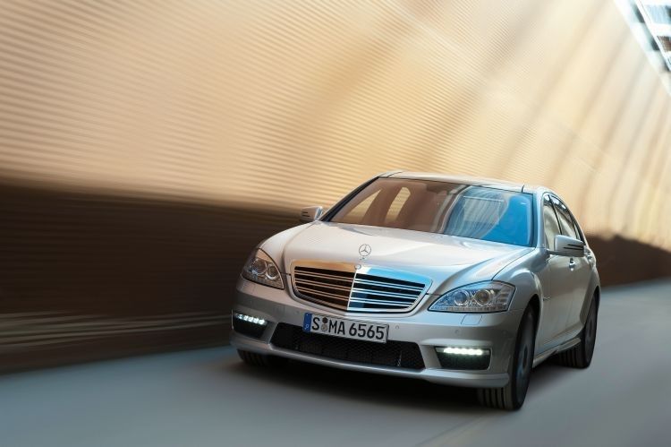 Das Spitzenmodell der Luxuslimousine ist der S 65 AMG. (Foto: Daimler AG)