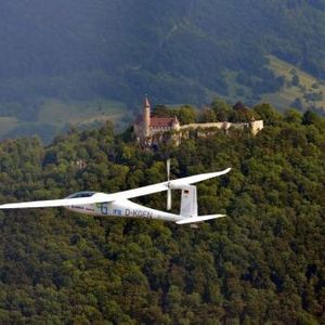 Das  Forschungsflugzeug E-Genius des Instituts für Flugzeugbau (IFB) der Universität Stuttgart hat den Green Speed Cup gewonnnen.