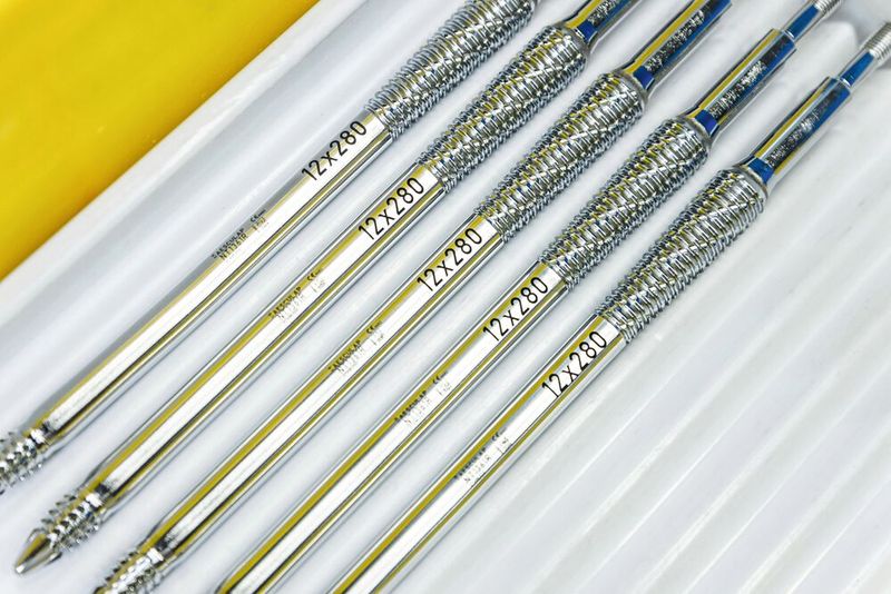 Mit «TruMicro Mark»-Ultrakurzpulslasern von Trumpf bringt das Unternehmen robuste und langlebige Beschriftungen auf. (Bild: Trumpf)