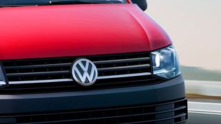 In der Metall- und Elektroindustrie steht die nächste Tarifrund an. Was die Gewerkschaft IG Metall fordert, stößt den Unternehmen allerdings in diesen Zeiten sauer auf. Das wird die Verhandlungen nicht einfacher machen, was auch durch die VW-Pläne befeuert wird. (Bild: Volkswagen)