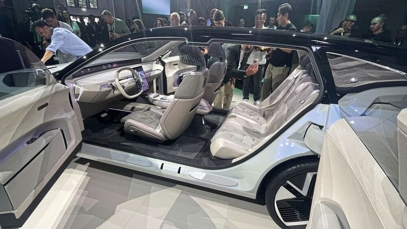 Im Innenraum ist der Vision O einladend und geräumig. (Bild: Grimm – VCG)