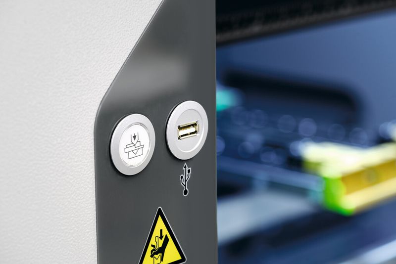 Impressionen von der Abkantmaschine Xpert 40. (Bild: Bystronic)