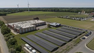 wurstspezialitaeten-riedel-ewe-solaranlage-batteriespeicher-1000x562v1 (Bild: EWE/Rainer Geue)