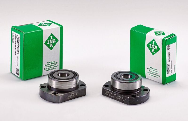 Der dritte Platz beim Plagiariuswettbewerb geht an das zweireihige „INA“-Axial-Schrägkugellager von Schaeffler. Die Giant Bearing Co., Ltd. aus China, fälscht dabei alles: Produkte, Verpackungen, Markennamen, Händlerzertifikate, Data Matrix Codes und Bankbestätigungen. Die Produktqualität bleibt allerdings weit hinter dem Original zurück. So zeigte das 3D-Scanning von Klostermann 3D Messtechnik erhebliche Abweichungen in der Maßhaltigkeit und Fertigungsqualität, mit unvorhersehbaren Folgen je nach Einbausituation. Der Schaden liegt nicht nur bei Schaeffler, sondern auch bei Händlern, die für die minderwertige Qualität haften und bei Kunden, die die Konsequenzen für Mensch und Maschine tragen müssen. (Aktion Plagiarius e.V.)