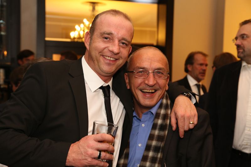 Adrian Hanslik (l.), DDC, und Roland Lommer, Eaton Electric (IT-BUSINESS)