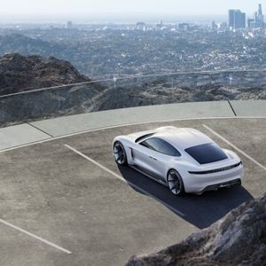 Auf Tesla-Jagd: Der Porsche Mission E mit 600 PS und 500 km Reichweite