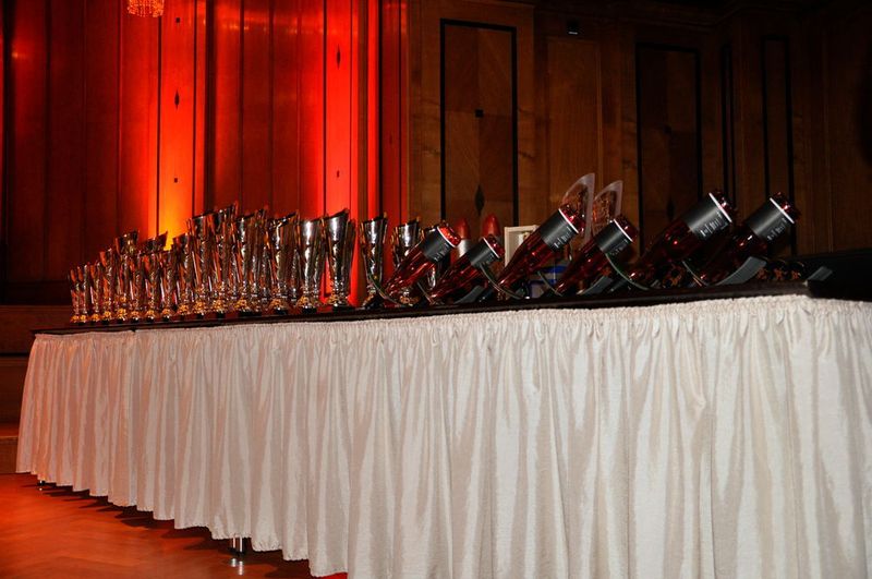 Zum Ende der Veranstaltung gibt es ein Feuerwerk an Auszeichnungen. (Grimm/»kfz-betrieb«)