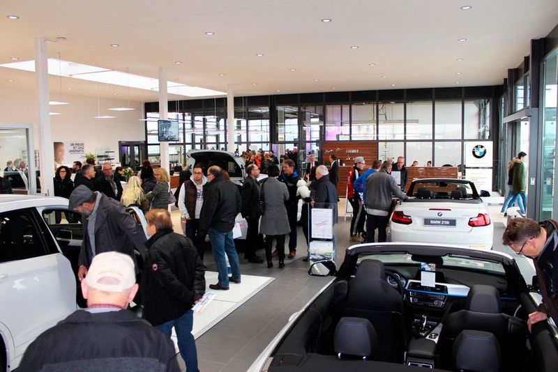 Über 800 Besucher fanden am Eröffnungswochenende den Weg in den BMW-Betrieb, ... (Müller-Gruppe)