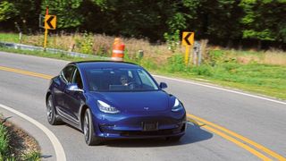 Der Tesla Model 3 ist auch hierzulande sehr beliebt. (Auto-Medienportal.Net/Jens Meiners)