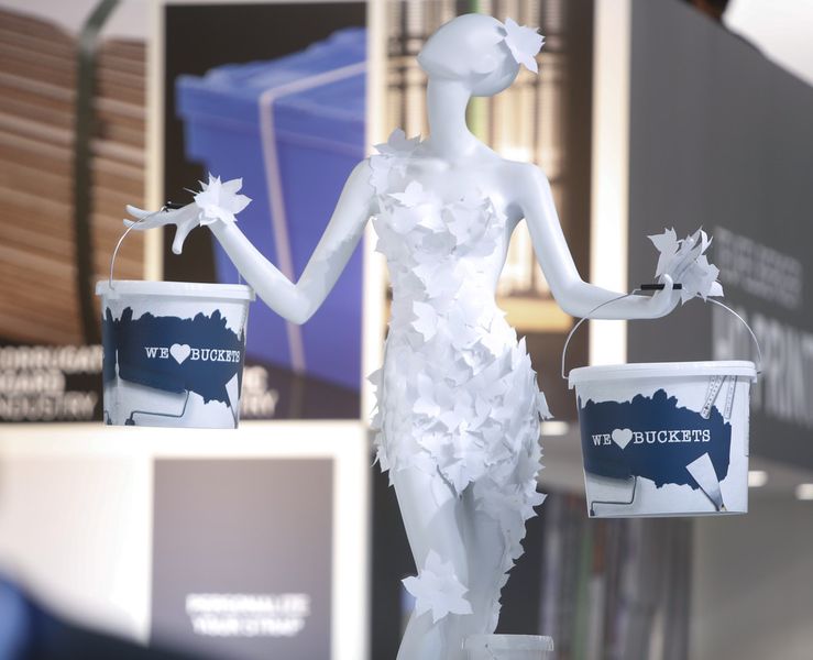 Interpack 2014: Ob Prozesse und Maschinen für das Verpacken oder die Verarbeitung, ob Packstoffe, Packmittel und die Packmittelherstellung oder Dienstleistungen für die verpackende Wirtschaft – auf der Interpack 2014 präsentieren 2.700 Aussteller aus über 60 Ländern ihre Ideen, Konzepte und technologischen Visionen.  (Messe Düsseldorf)