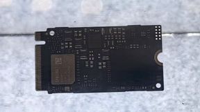 In seiner PCIe-5.0-SSD „BM9K1“ setzt Samsung erstmals statt ARM auf RISC-V-Kerne für den Festplattencontroller.  (Bild: Samsung / finance.biggo.jp)