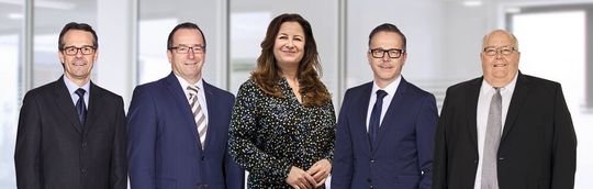 Von links: Laurent Geffard, Geschäftsführer Car-Garantie Courtage SARL, Sascha Schüren, General Manager Deutschland, Edyta Wasiluk, General Managerin West- und Osteuropa, Claus Schlicker, General Manager Cooperations, und Uwe Imbach, General Manager Zentraleuropa – zum Vergrößern bitte klicken.(Bild:  Car-Garantie)