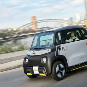 Der Rocks-e kann ab 15 Jahren mit dem Führerschein Klasse AM gefahren werden. Das heißt aber auch, dass er nicht schneller als 45 km/h fahren darf.(Bild:  Opel)