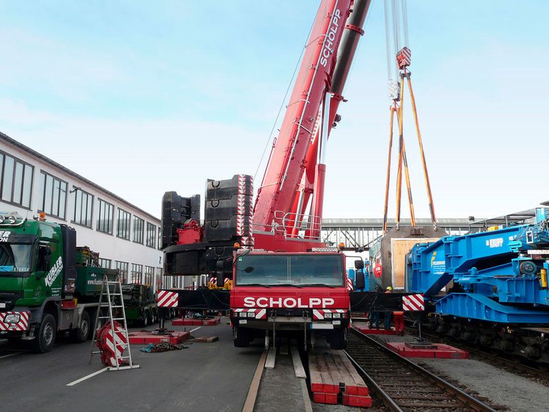 Der Transport von Pressen und Pressenteilen ist immer wieder eine logistische Herausforderung. (Scholpp)