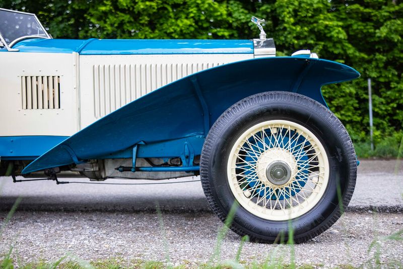 An diesem Exemplar kann man erahnen, woher der Kotflügel seinen Namen hat. (Bild: Rolls-Royce)