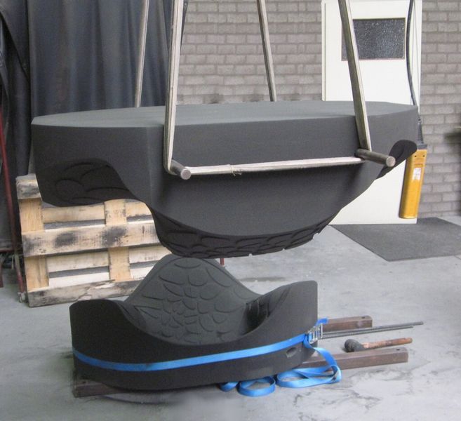 Sandform des Designerstuhls Batoidea (Bild: Voxeljet)