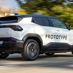 Das gemeinsam mit Suzuki entwickelte Kleinwagen-SUV teilt sich die technische Basis mit dem baugleichen eVitara.(Bild:  Toyota)