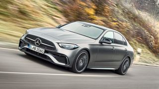 In Deutschland müssen etwa 10.200 Fahrzeuge in die Werkstatt.  (Bild: Mercedes-Benz )