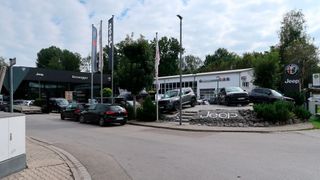 Das Autohaus Bernegger ist ein seit 1965 in mehreren Schritten gewachsener Betrieb. (Diehl/»kfz-betrieb«)