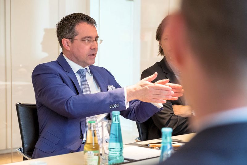 Dr. Jan Dannenberg, Berylls Strategy Advisors, war einer der beiden Moderatoren der Runde. (Charles Diehle Photography)