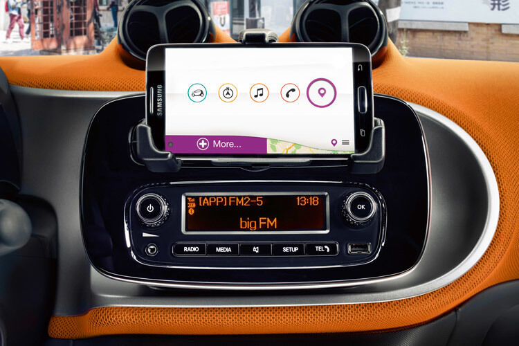 Maßstäbe will Daimler mit dem Smart in Sachen Konnektivität setzen. Der Hersteller verspricht eine einfache Koppelung mit dem Smartphone und eine leichte Bedienung. (Foto: Daimler)