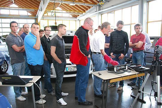 Informationen gab es zum Hybridantrieb. (Archiv: Vogel Business Media)